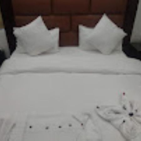 Hotel Bliss , アナントナグ エクステリア 写真