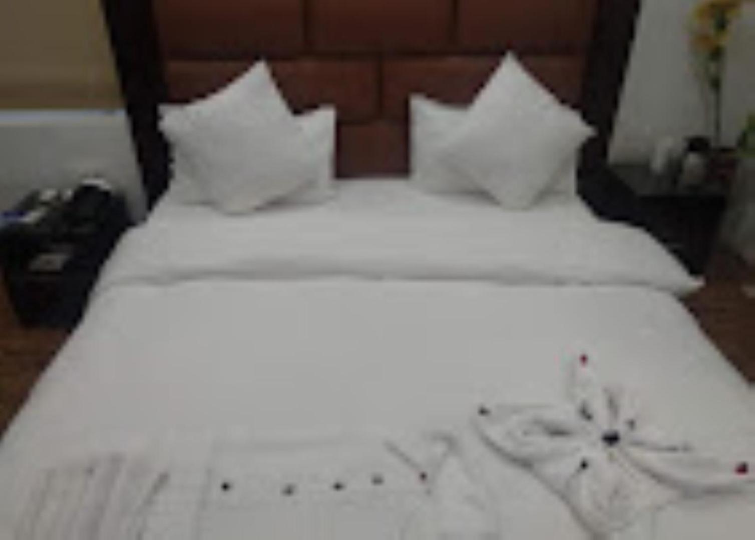 Hotel Bliss , アナントナグ エクステリア 写真