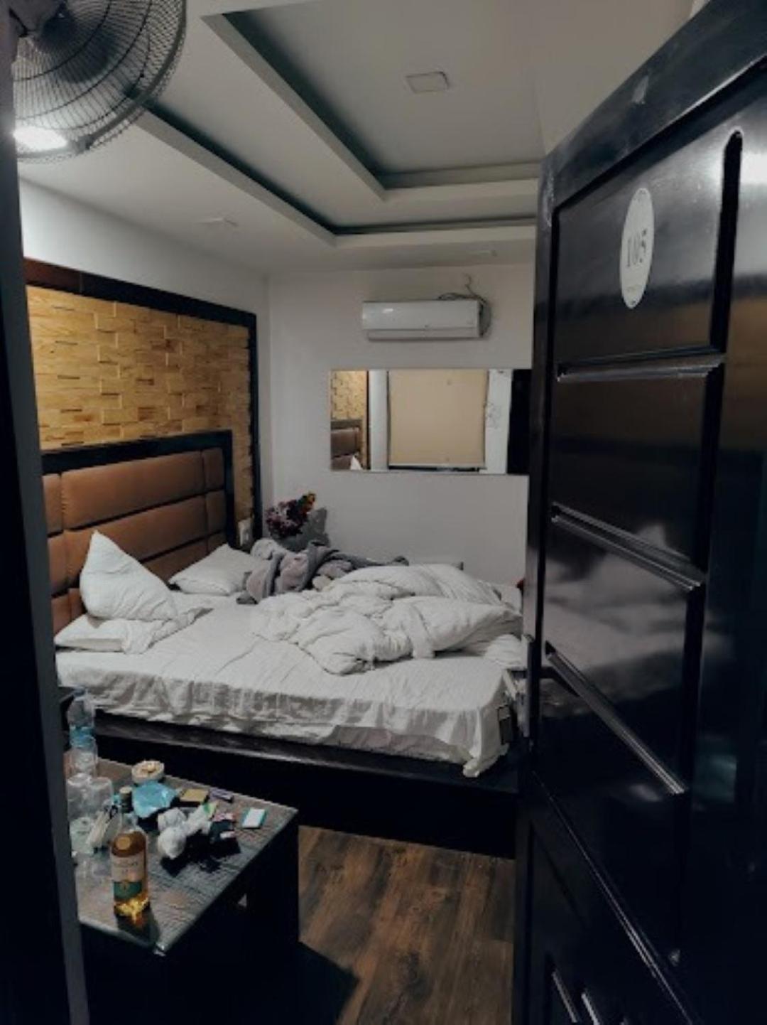 Hotel Bliss , アナントナグ エクステリア 写真